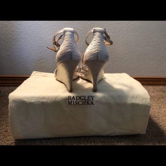 Badgley Mischka wedding wedges - Picture 4 of 5